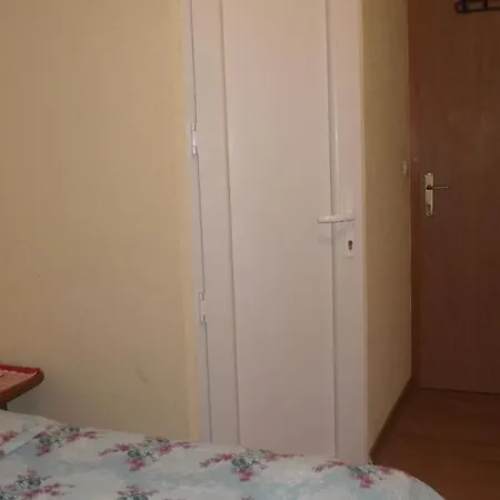 Pansion Hostel *